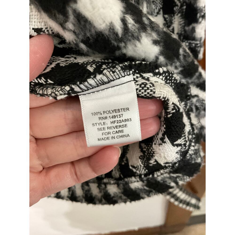 Hyfve Houndstooth Cape Jacket Size Small Black/White Tie Belt Womens - Picture 8 of 8